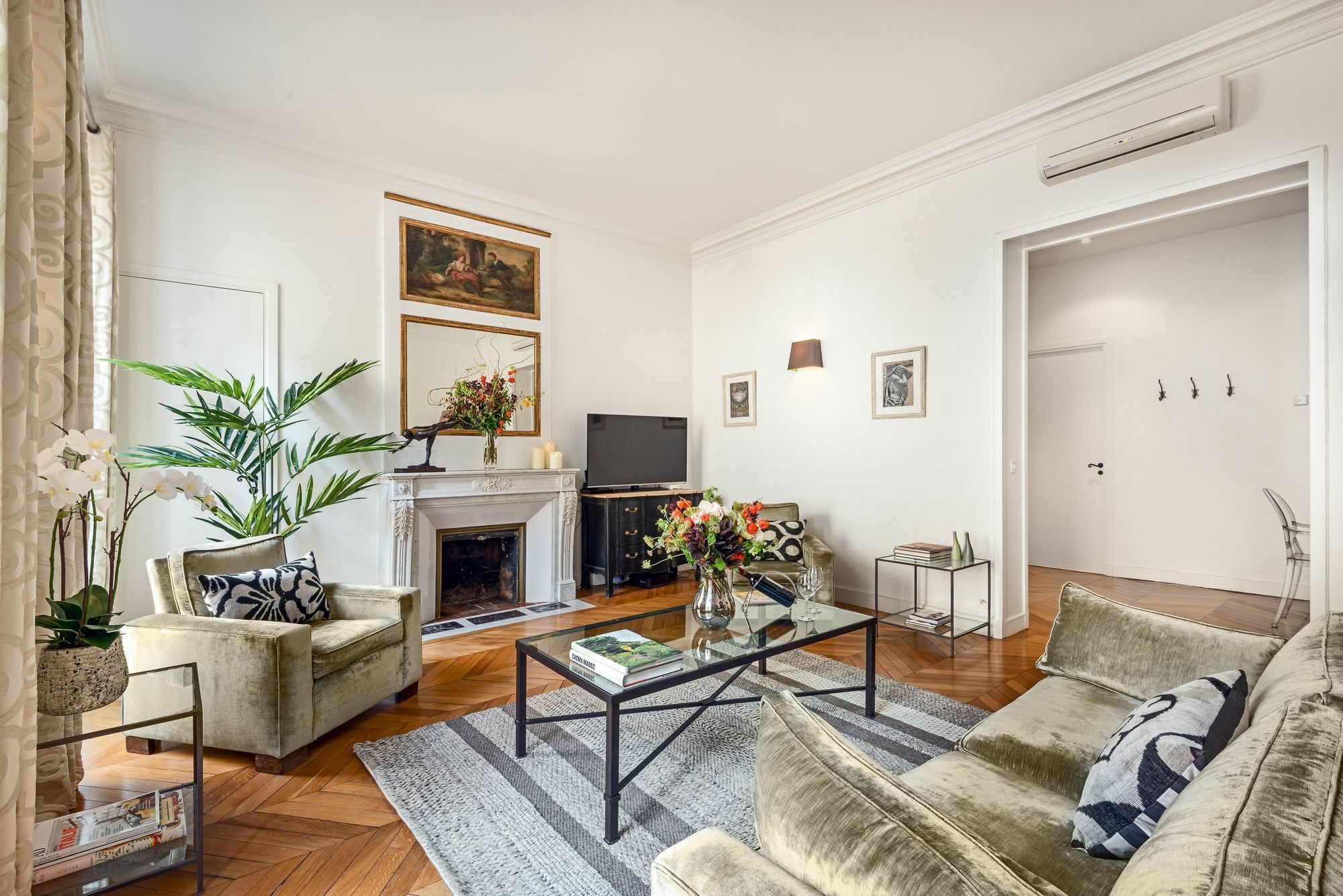 Apartment Rue Honore Chevalier - Two Bedroom Paris